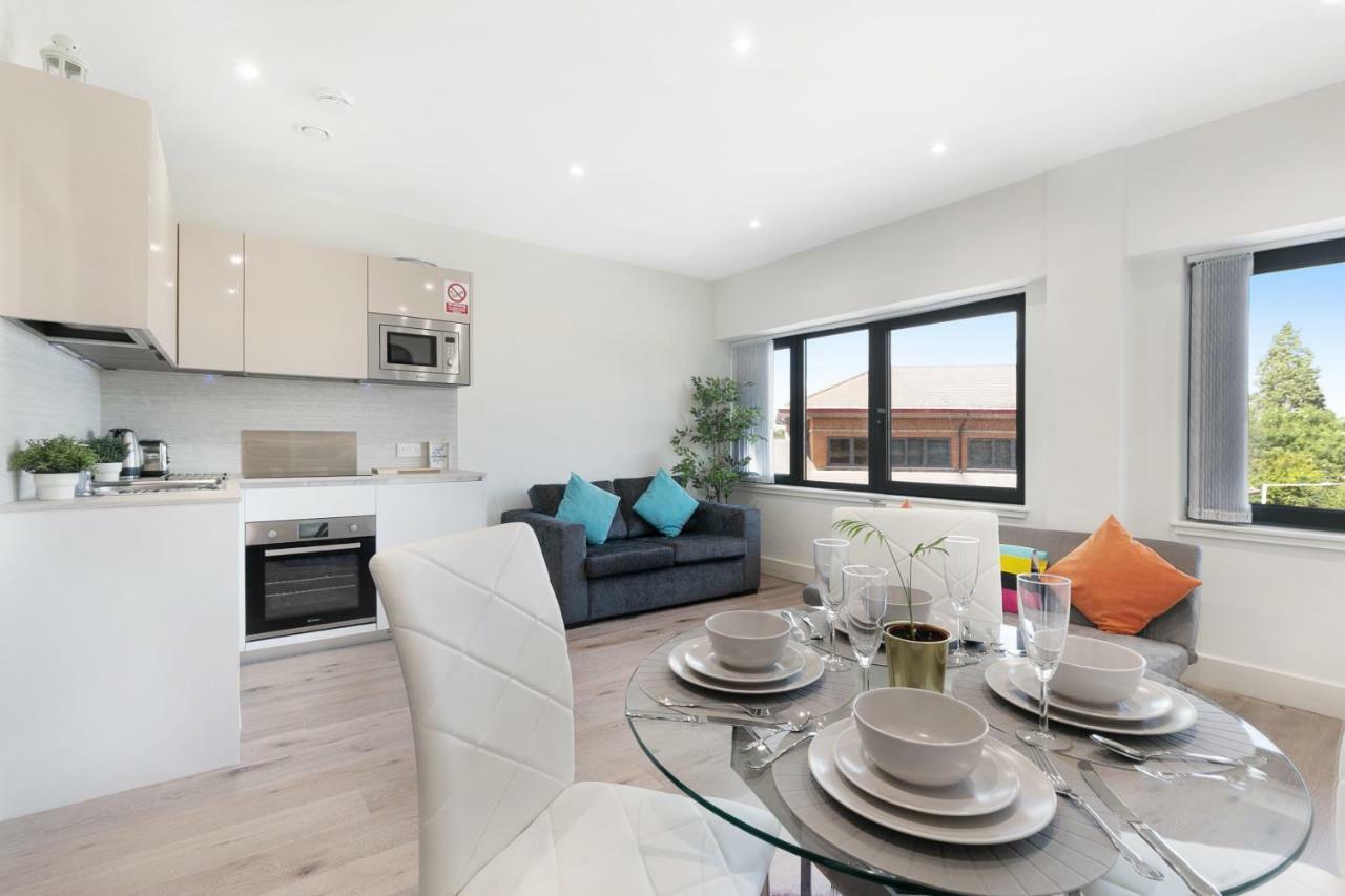 Mondial Apartments At Heathrow Harmondsworth Exteriör bild