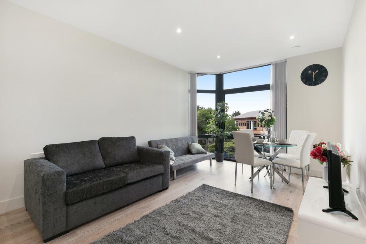 Mondial Apartments At Heathrow Harmondsworth Exteriör bild
