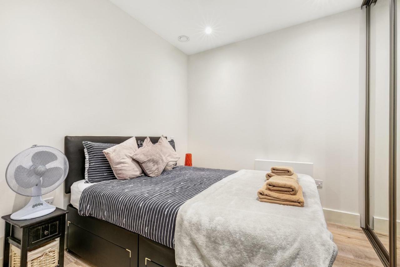 Mondial Apartments At Heathrow Harmondsworth Exteriör bild