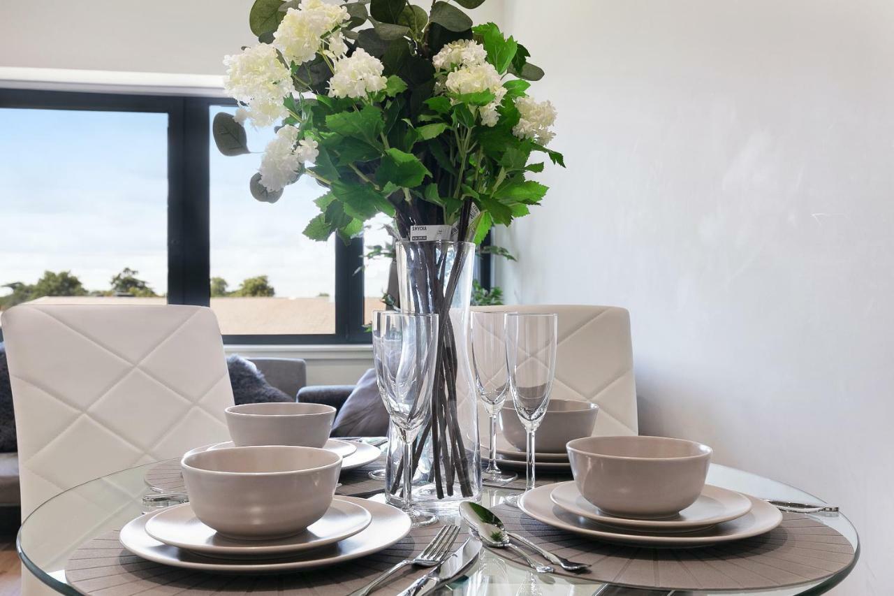 Mondial Apartments At Heathrow Harmondsworth Exteriör bild