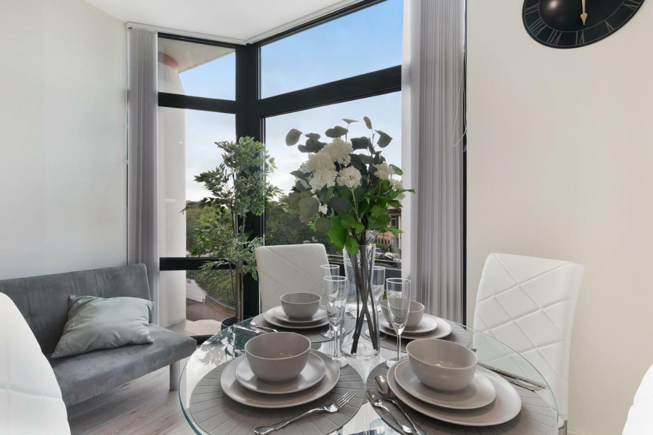 Mondial Apartments At Heathrow Harmondsworth Exteriör bild